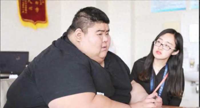 “中国首胖”王浩楠，为爱切胃暴瘦480多斤,成名后出轨与娇妻离婚