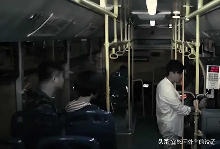 标题：揭秘北京375路公交车的都市传说：真相究竟如何？
