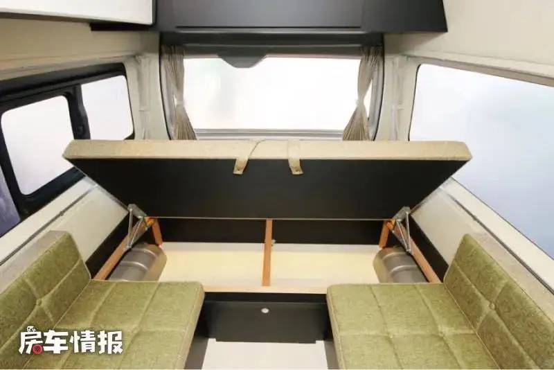 新款丰田海狮房车，2.7L动力带四驱大床能睡3人，20多万性价比高